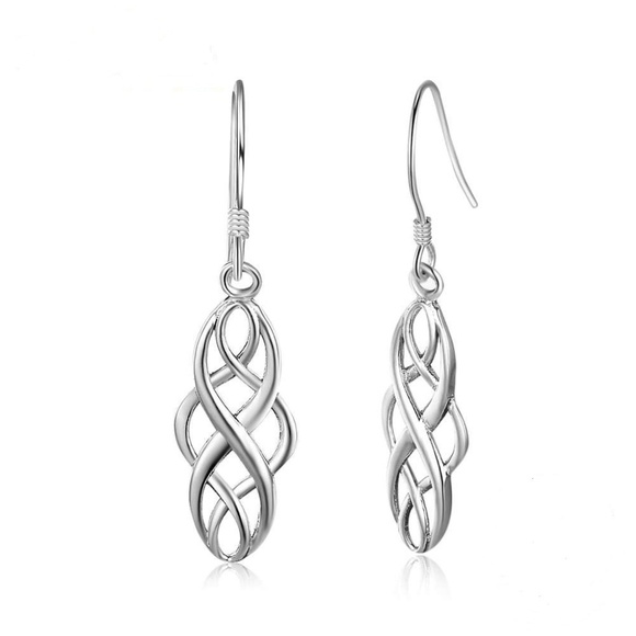 Jewelry - ❤️4 for $20 Sale❤️ Elegant Drop Earrings